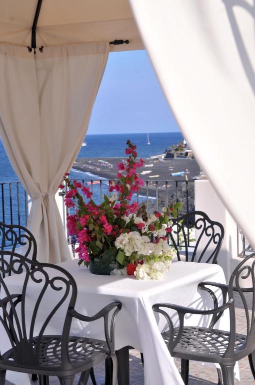 Hotel Villaggio Stromboli - Isola Di Stromboli Extérieur photo