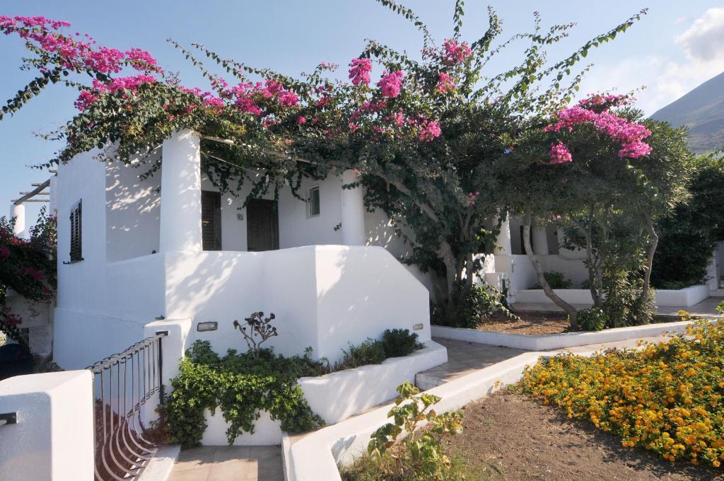 Hotel Villaggio Stromboli - Isola Di Stromboli Extérieur photo