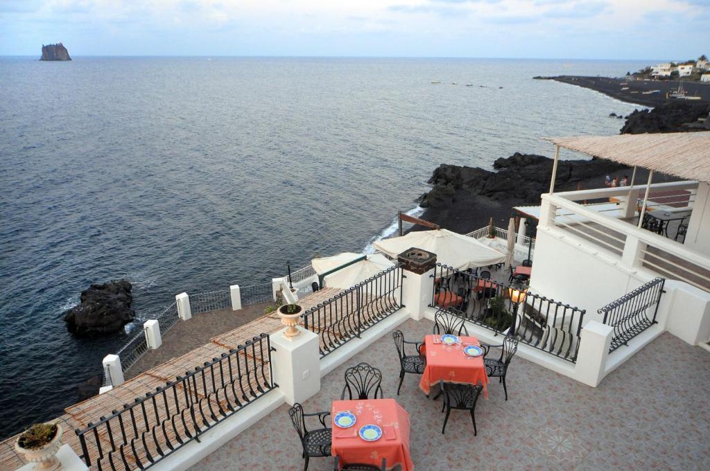Hotel Villaggio Stromboli - Isola Di Stromboli Extérieur photo