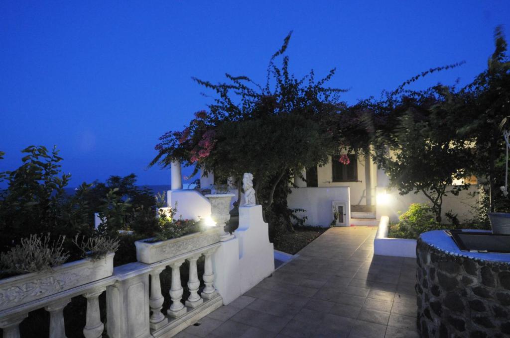 Hotel Villaggio Stromboli - Isola Di Stromboli Extérieur photo