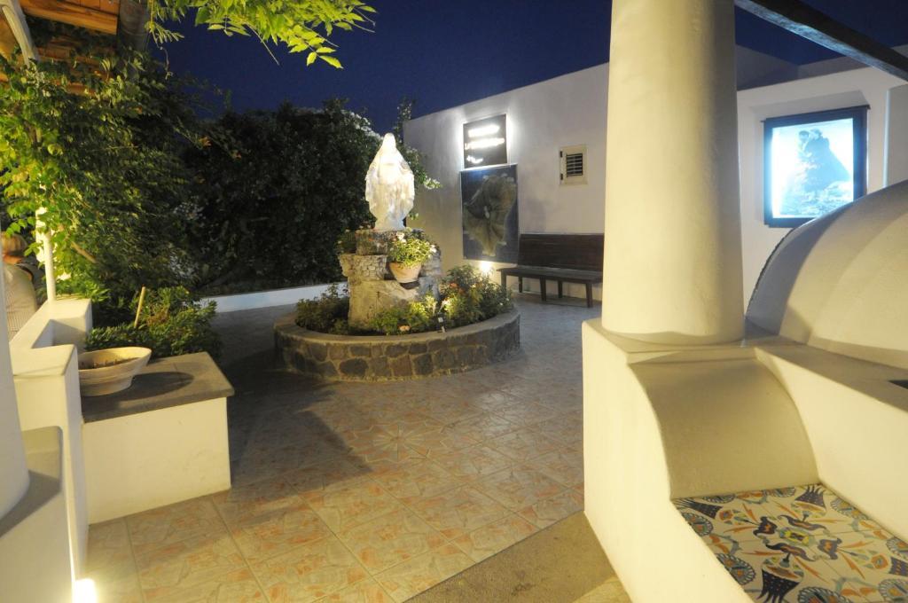 Hotel Villaggio Stromboli - Isola Di Stromboli Extérieur photo