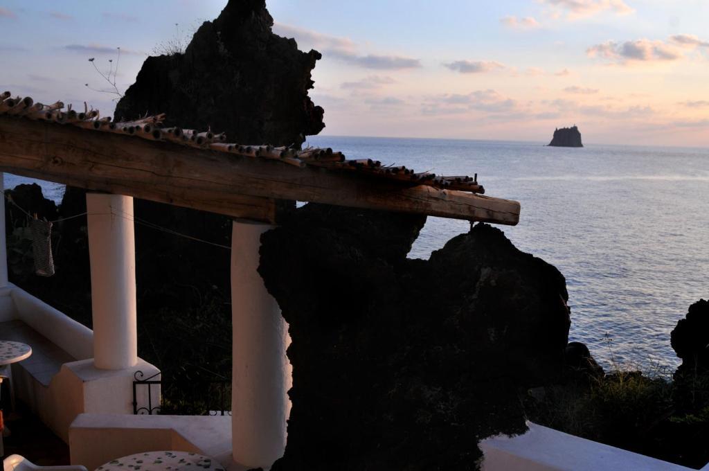 Hotel Villaggio Stromboli - Isola Di Stromboli Extérieur photo