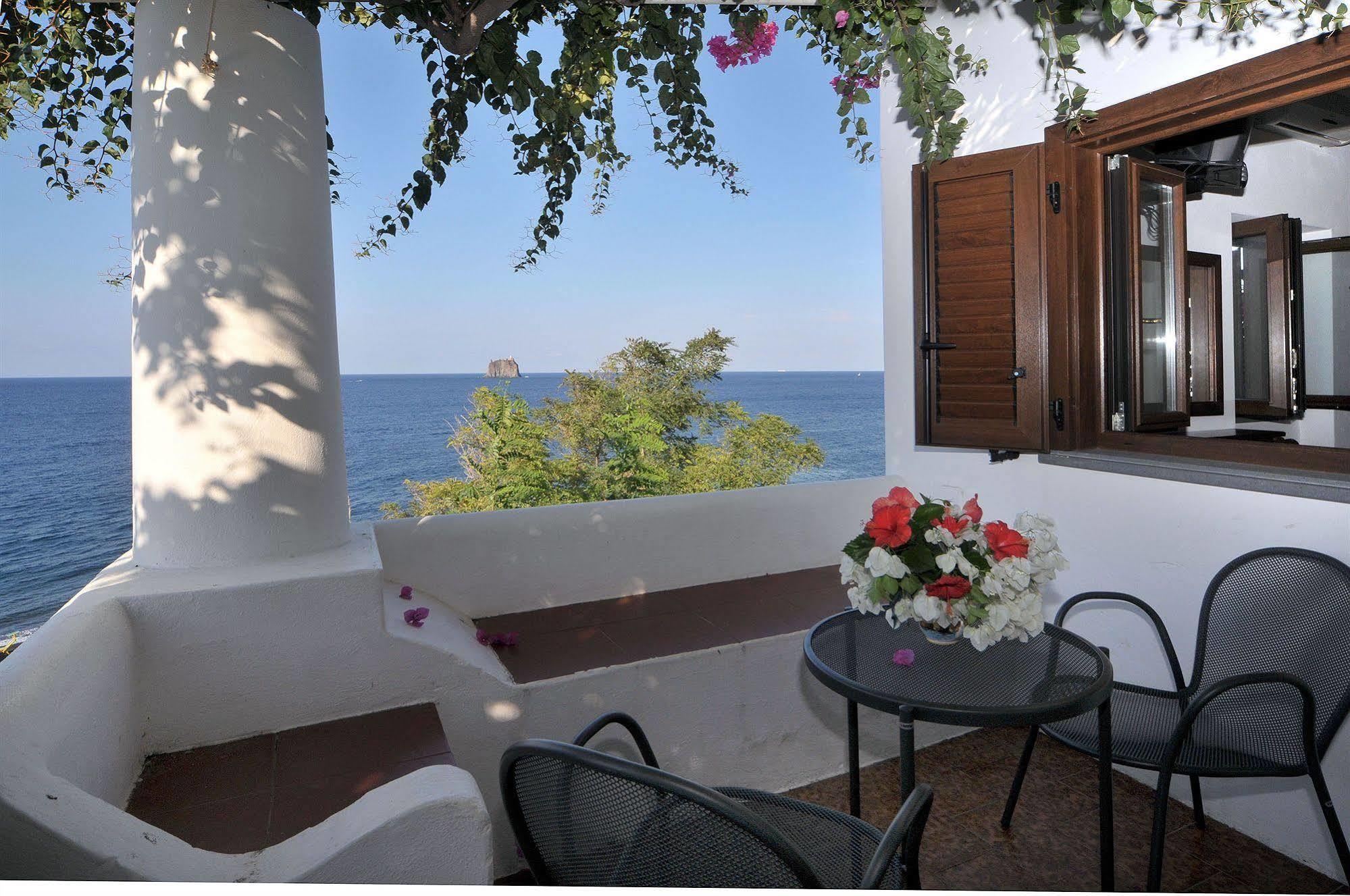 Hotel Villaggio Stromboli - Isola Di Stromboli Extérieur photo